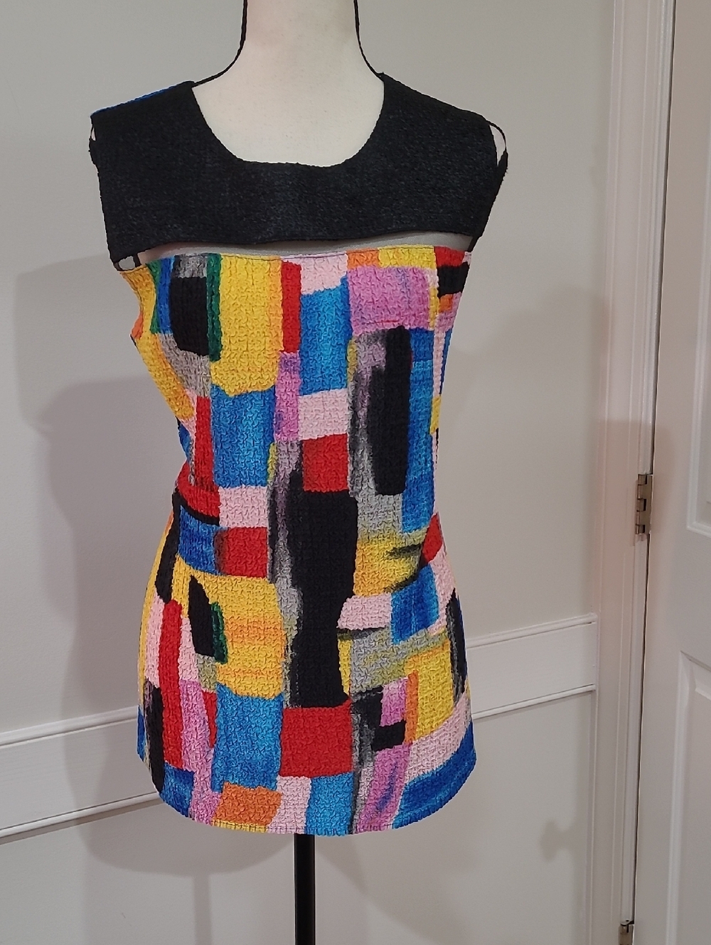 Berek Colorblock Crinkle-Textured Sleeveless Shift Top - Multicolor Size XL